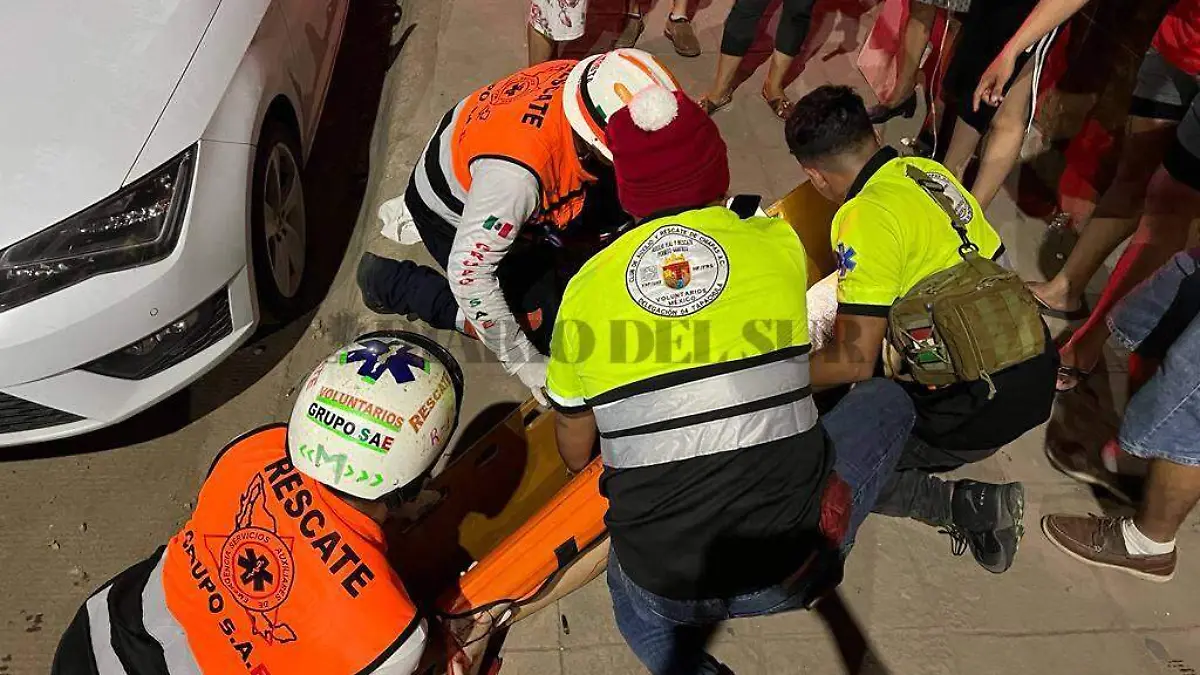 paramedicos sae y carch atienden a lesionada (1)